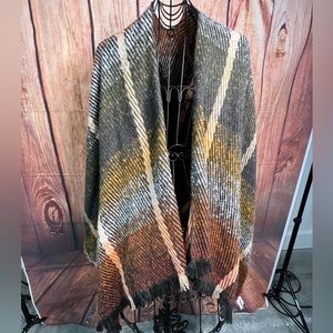 KIT Accessories NWT plaid open front topper